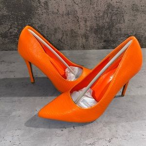 New in original box Cape Robbin heels